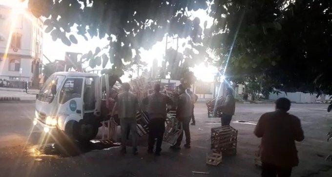 Operativo «anticuidacoches» en zona de nuevos edificios del Gobierno