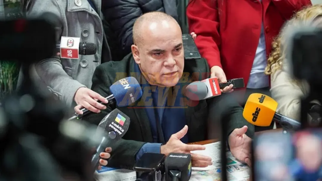 Bachi Núñez pide a Santi entregar reforma del transporte antes del martes