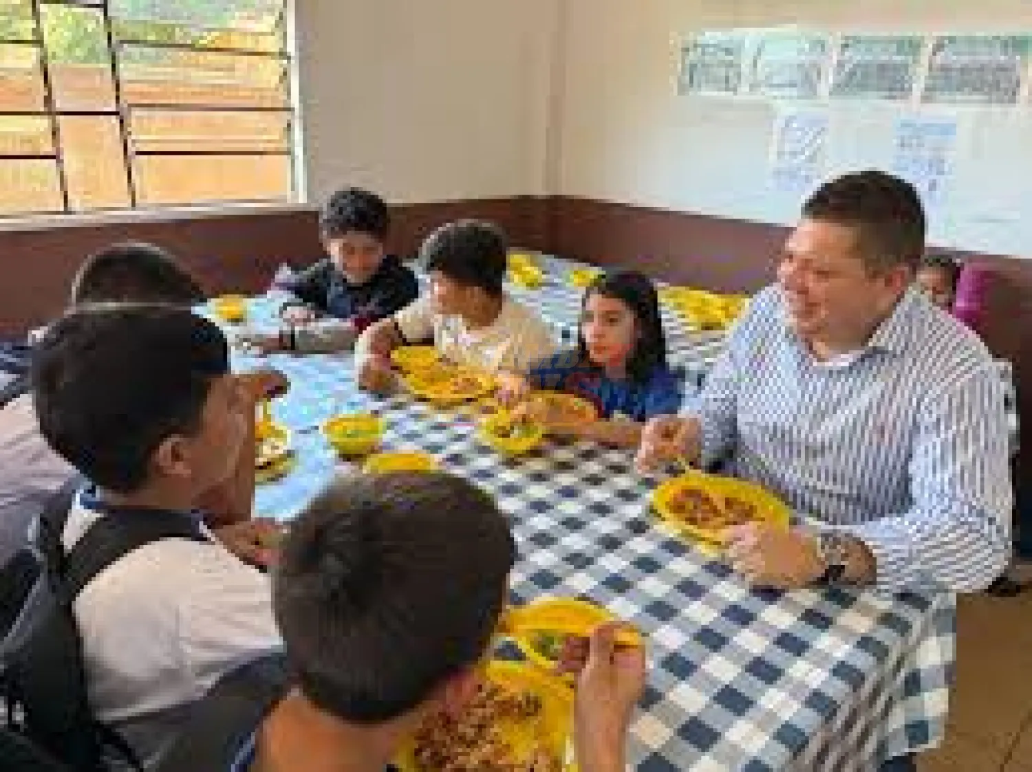 Cámara de Alimentación Escolar reclama pago a proveedores de Hambre Cero