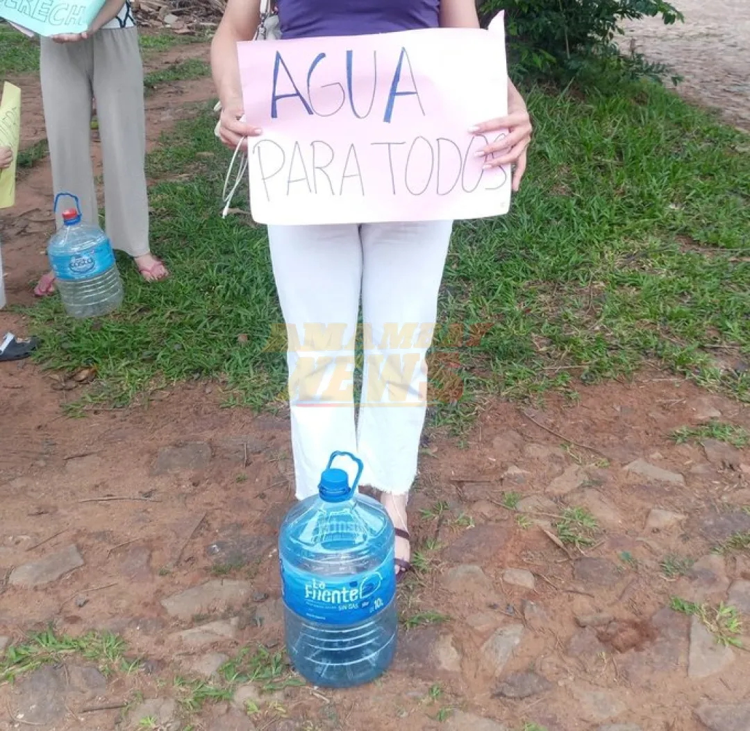 ¡50 días sin agua! El suplicio que sufren pobladores de Fernando de la Mora y apuntan a la Essap