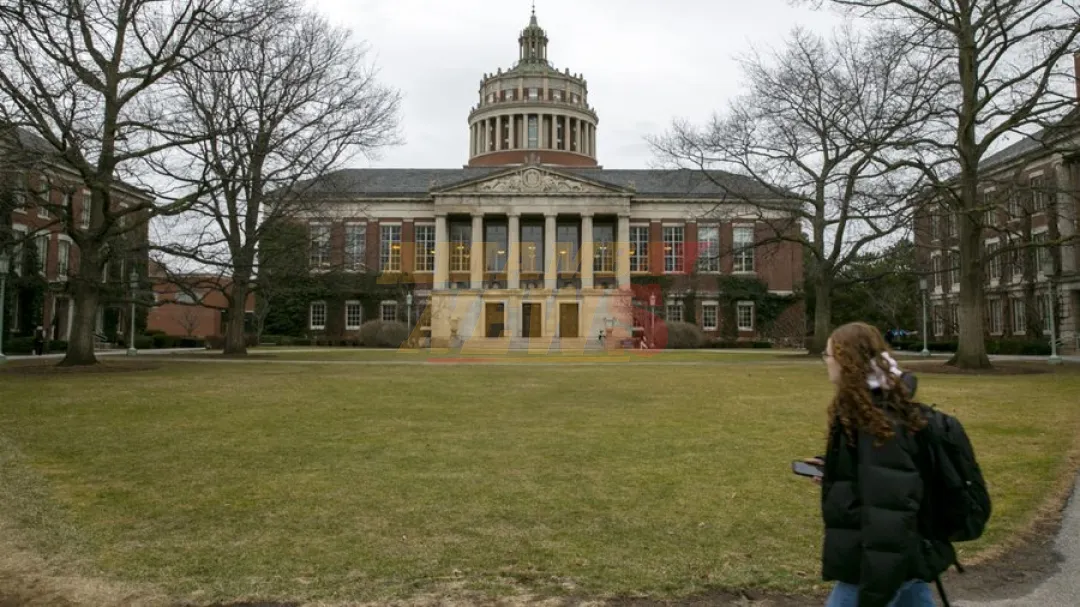 Estudiantes extranjeros demandan al gobierno de Trump por revocación masiva de visas