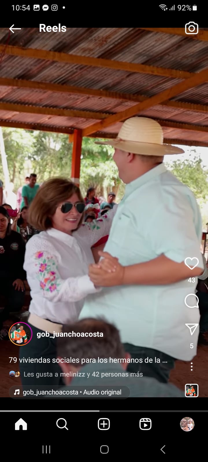 Tina liberal más colorada que sus colegas coloradas