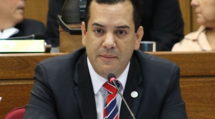 Imputan al ministro de Agricultura, Rodolfo Friedmann