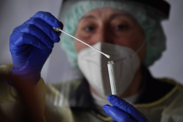 Reportan 14 fallecidos y 987 nuevos casos de coronavirus
