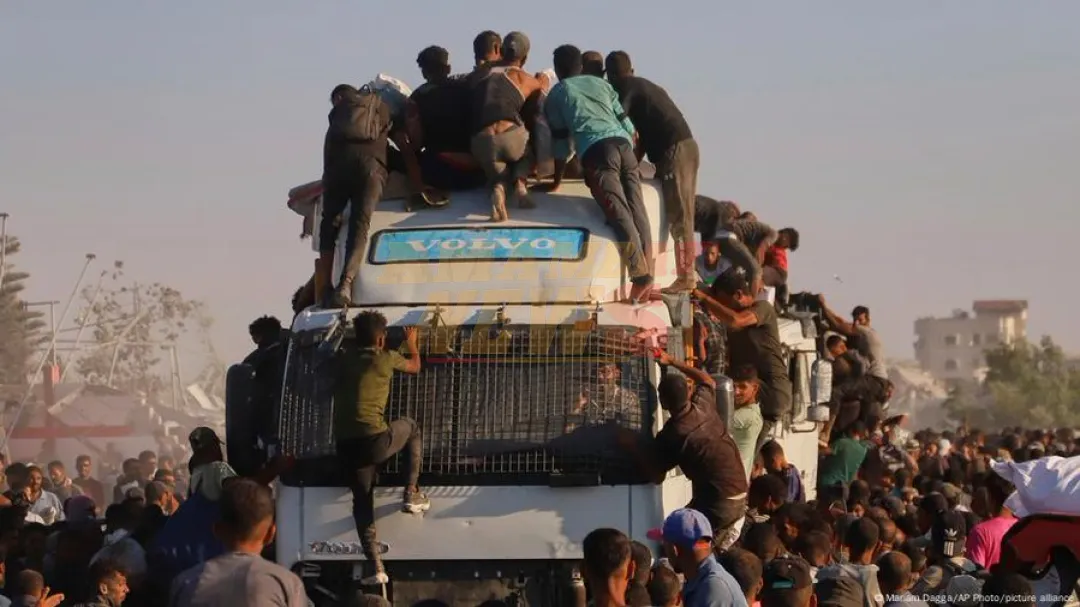 20 muertos en Gaza al volcar un camión con ayuda humanitaria