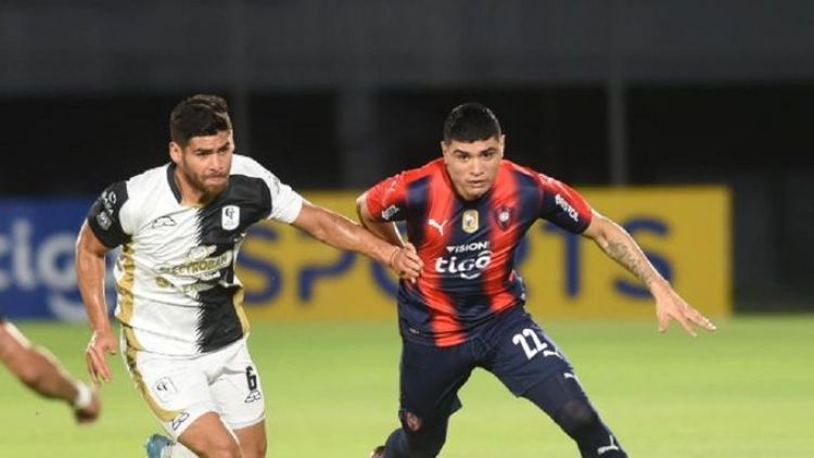 Claudio Aquino desmiente salida