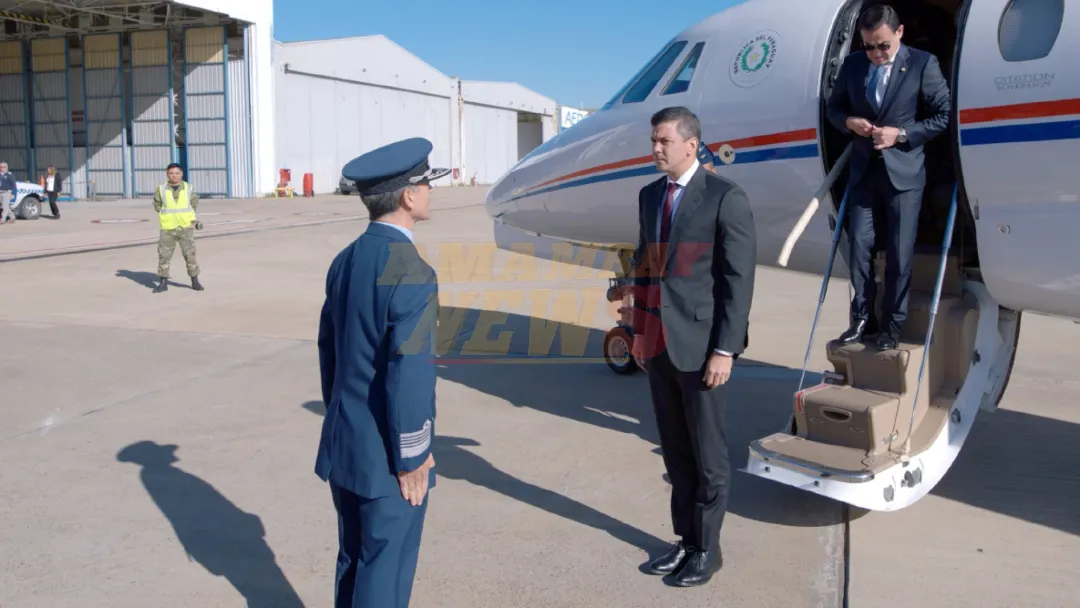 Tras 11 días en el exterior, Santi llega, toca tambo, y volverá a viajar