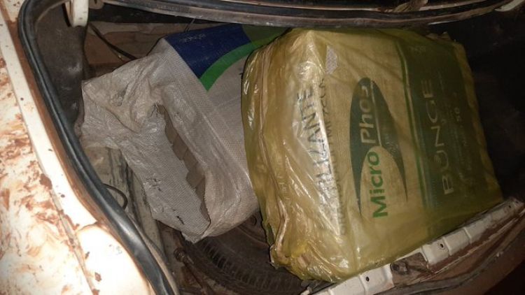 Arrestan a dos jóvenes que estaban transportando casi 140 kilos de marihuana