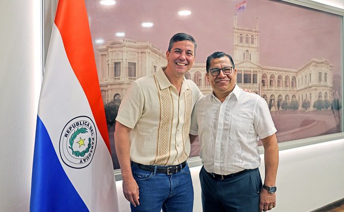 Santi analiza situación de programas sociales con ministro Tadeo Rojas