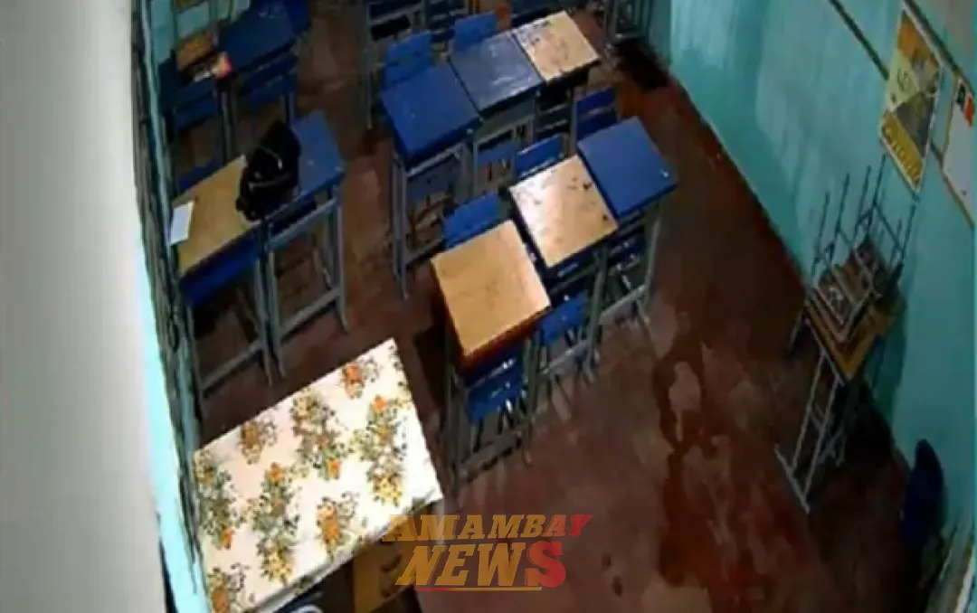 Escuela en Mariano Roque Alonso: alumnos asisten en aulas inundadas