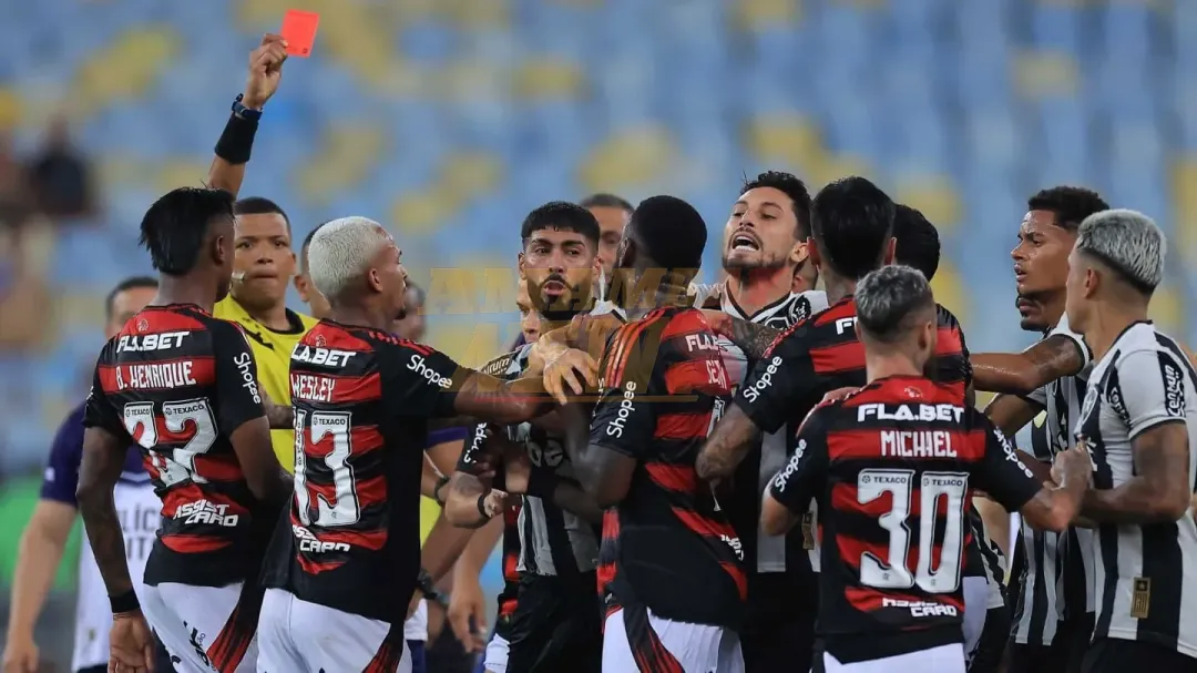 Dura sanción para Alex Barboza por el escándalo del Maracaná