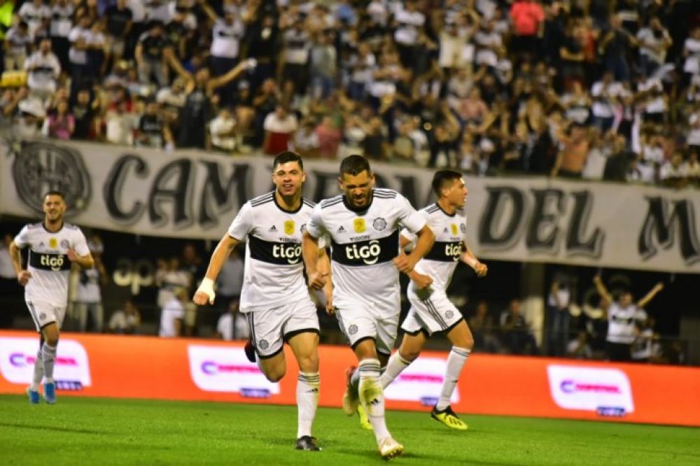 Olimpia logra estratégica victoria y no suelta la punta