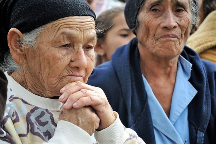 Hoy cobran adultos mayores, herederos de veteranos y otros pensionados