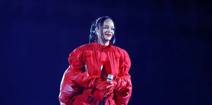 Rihanna se lleva toda la atención en el Super Bowl LVII