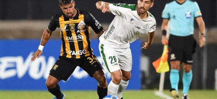 The Strongest de Bolivia flaqueó en Uruguay ante Plaza Colonia (2-0)
