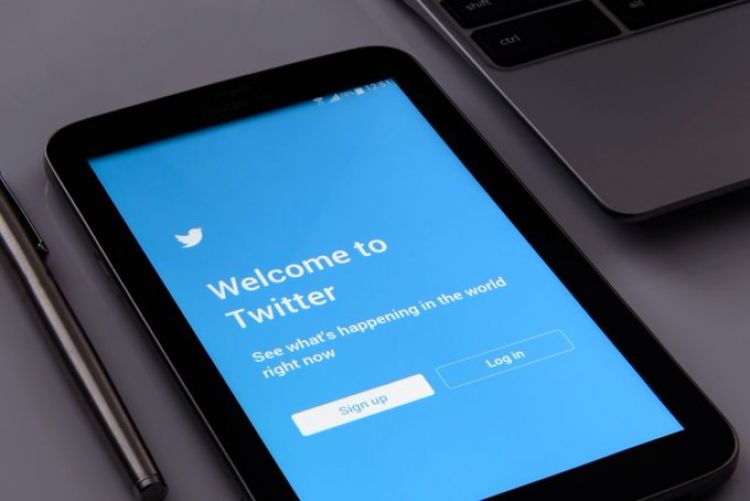 Junta de Twitter crea estrategia para frenar propuesta de Elon Musk
