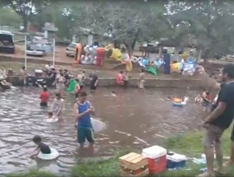 Policía interviene balneario por aglomeración en Cordillera