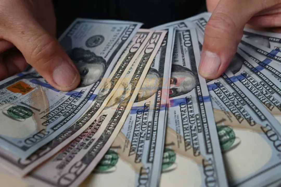Dólar tocó nuevo pico histórico y estiman se aproxime a los G. 8.000
