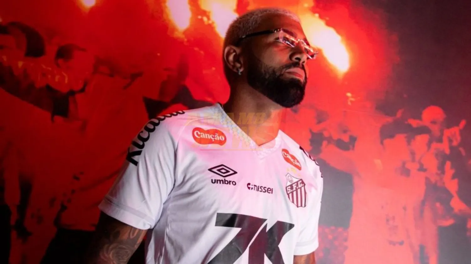 Aficionados del Santos de Brasil amenazan al delantero 'Gabigol' en su vuelta al equipo