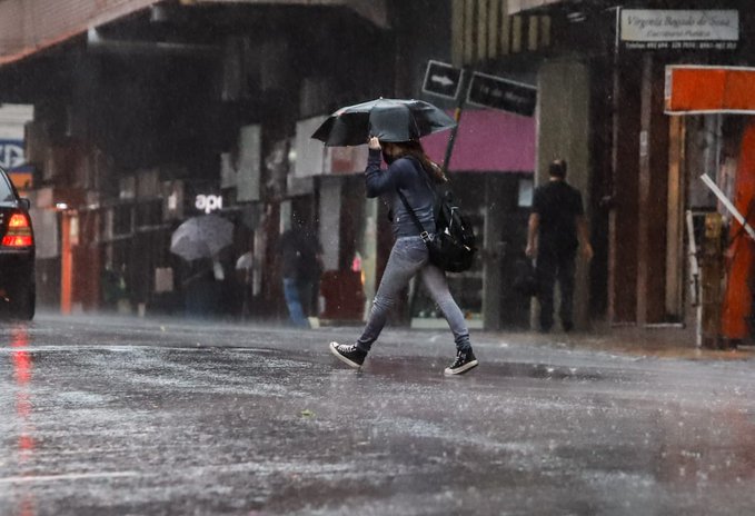 Meteorología pronostica lluvias y temperaturas frescas