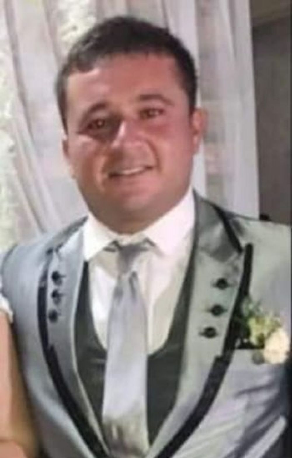 Aparece muerto tras lío que armó su mamá en su boda