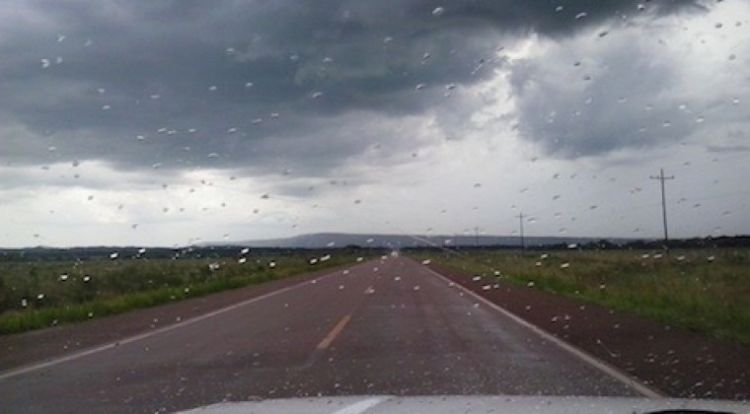Martes caluroso y con lluvias en algunas zonas del país