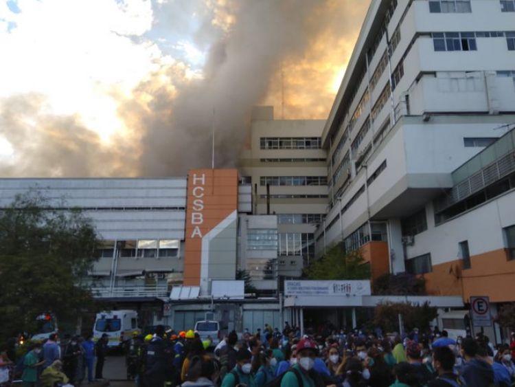 Gran incendio en hospital chileno obliga a evacuar a pacientes