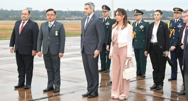 Marito viajó a Londres para participar de la coronación de Carlos III