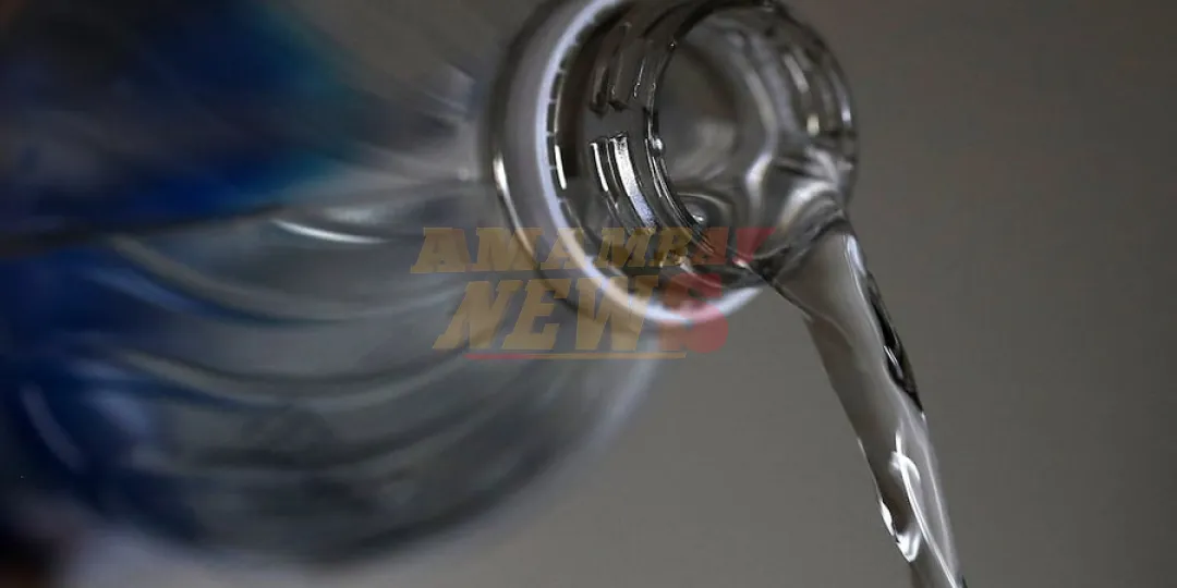 Plantean acceso gratuito al agua en los estadios y conciertos