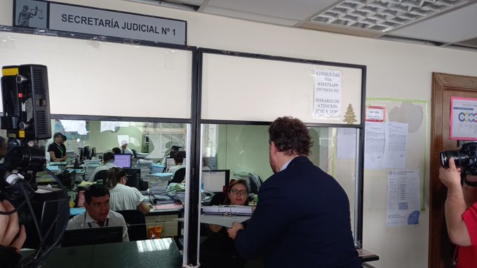 Kattya González presenta acción de inconstitucionalidad ante la CSJ