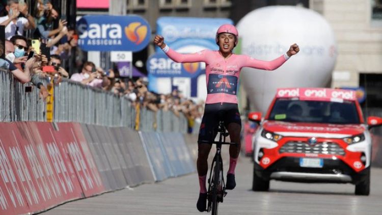 El colombiano Egan Bernal gana su primer Giro de Italia