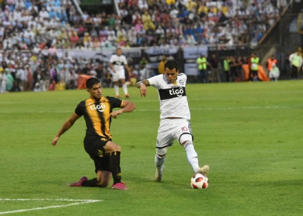 Inminente salida de William Mendieta de Olimpia