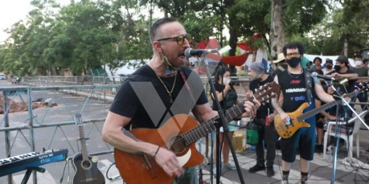 Artistas también se movilizan contra el Gobierno en Asunción