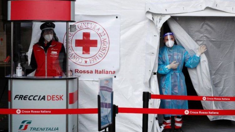 Italia inicia vacunación en adolescentes de 12 a 15 años