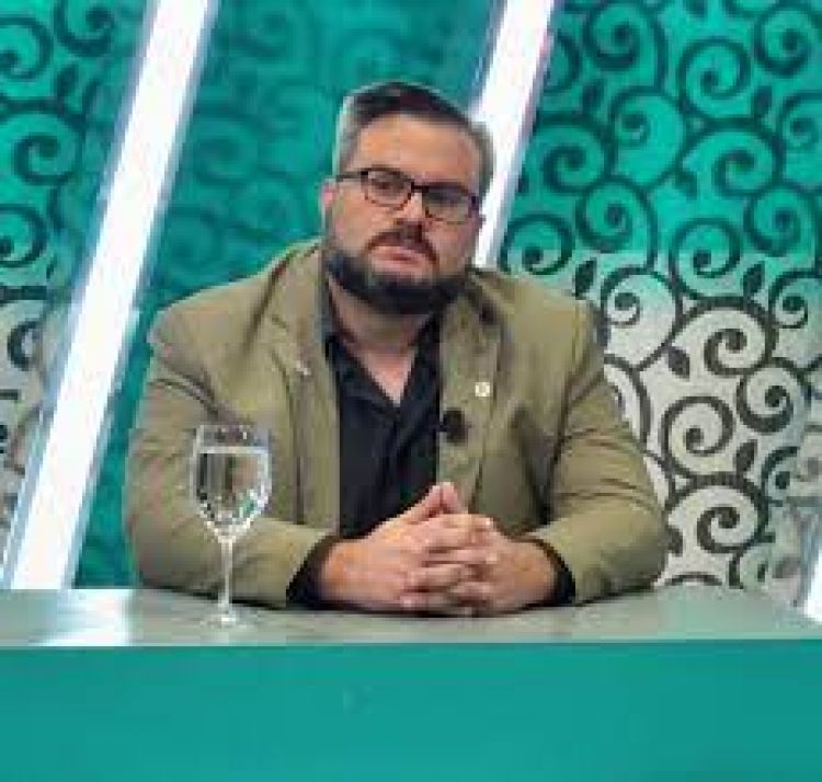 Vacunacin VIP: "en esta poca de pandemia, saltarse un lugar en la fila es inmoral", sostiene neumlogo
