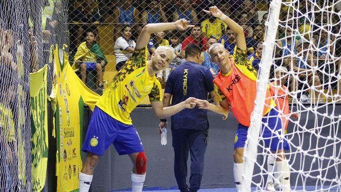 Intensa lucha en las finales del Nacional de salonismo
