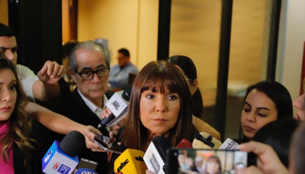 Alimentación escolar: Celeste Amarilla y Micky Cardona se cruzan y destapan el negociado detrás