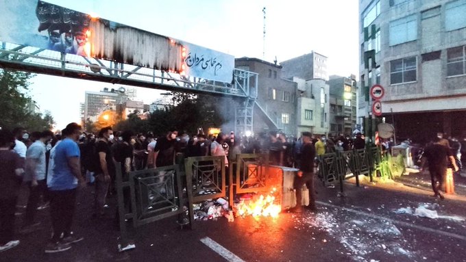 Al menos 54 muertos y cientos de heridos en protestas en Irán