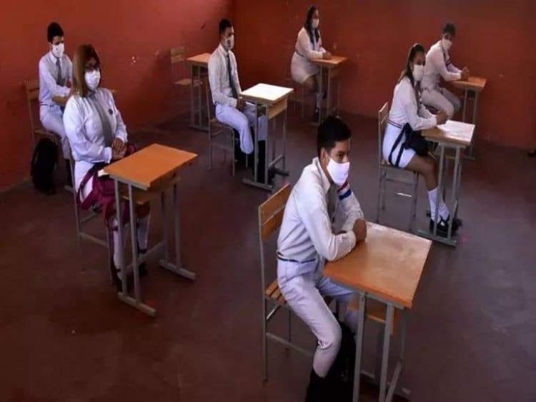 UNE rechaza totalmente retorno a clases presenciales