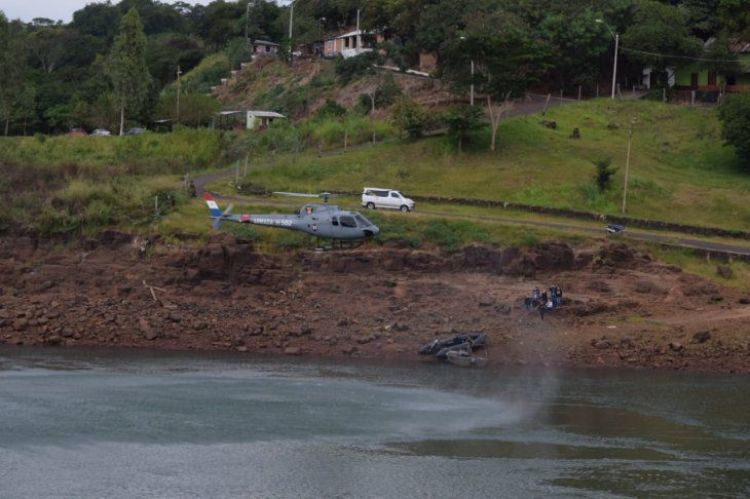 Hallan cuerpo de uno de los desaparecidos tras vuelco de embarcación en el río Paraná