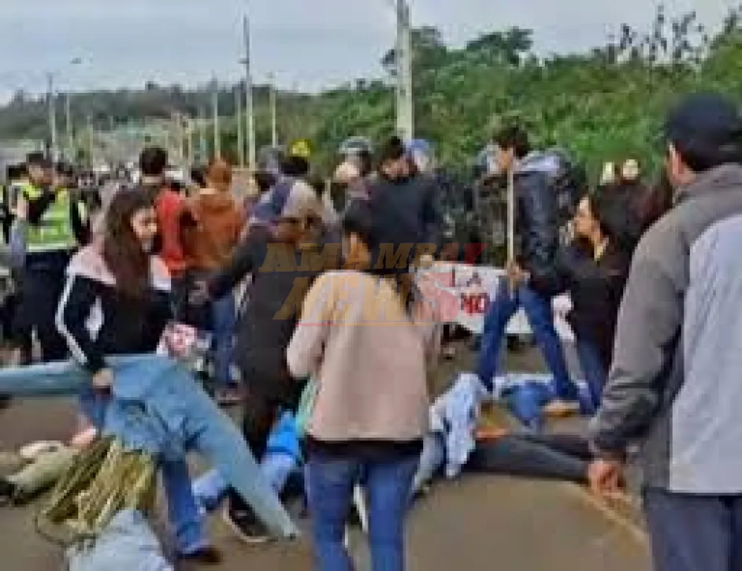 Manifestación de universitarios culminó con un enfrentamiento y heridos en Villa Ygatimi