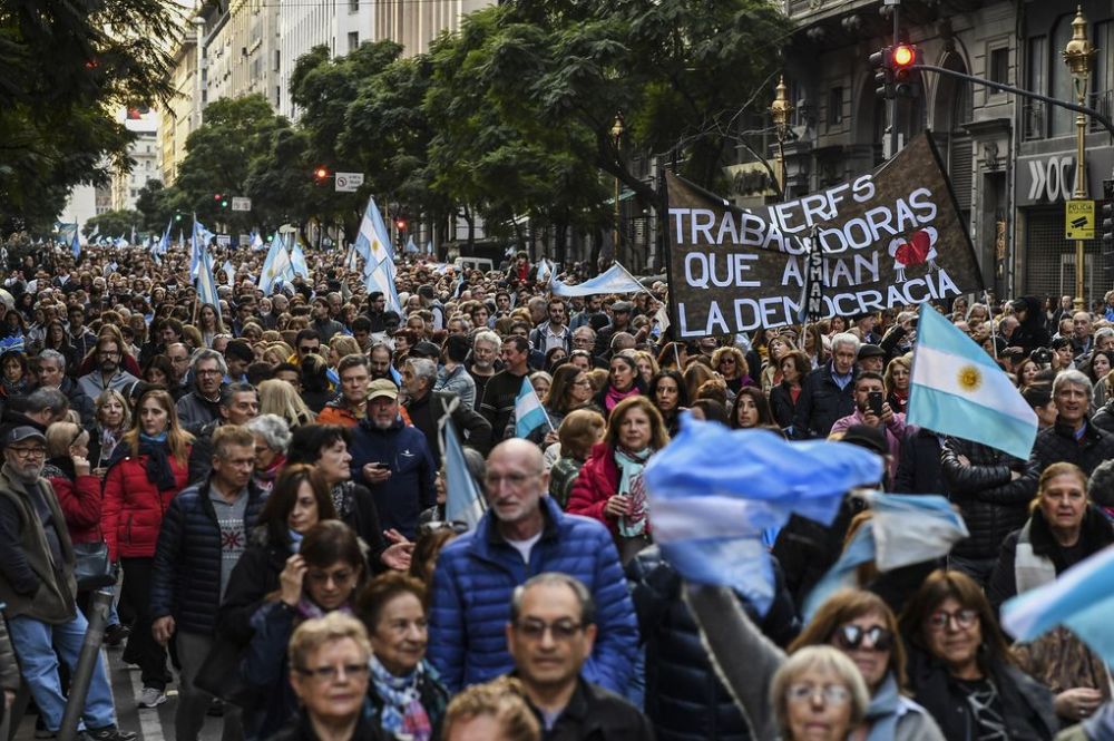 Multitudinaria marcha a favor de Mauricio Macri