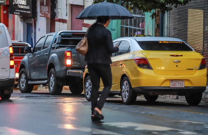Domingo con ambiente fresco y lluvias dispersas, pronostica Meteorología