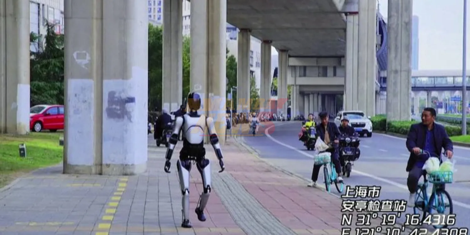 Robot humanoide bate récord al caminar 100 km en tres días