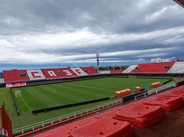 Tarde de fútbol en el Este