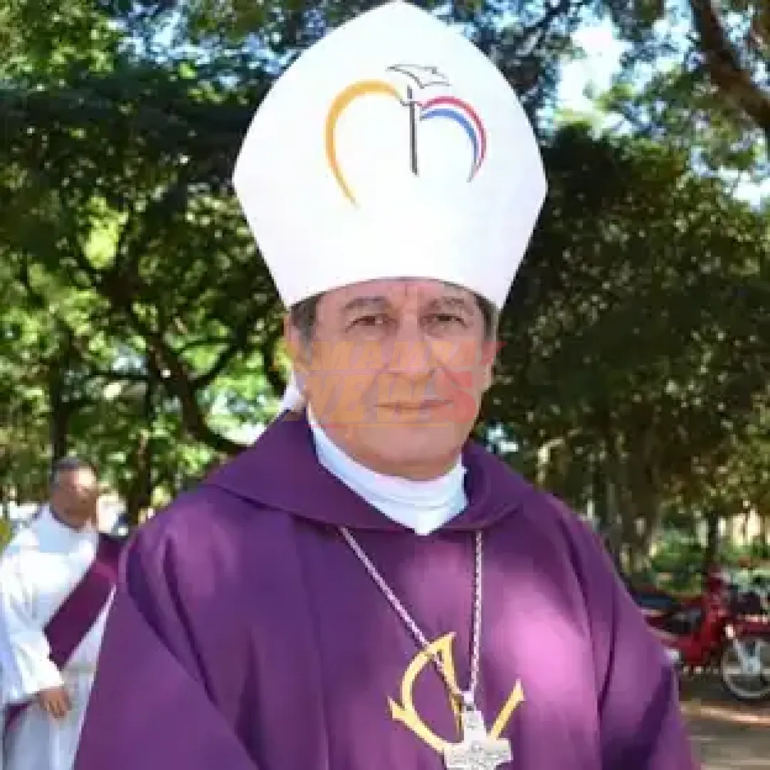 Sector de la ANR ofreció candidatura presidencial a monseñor Ricardo Valenzuela
