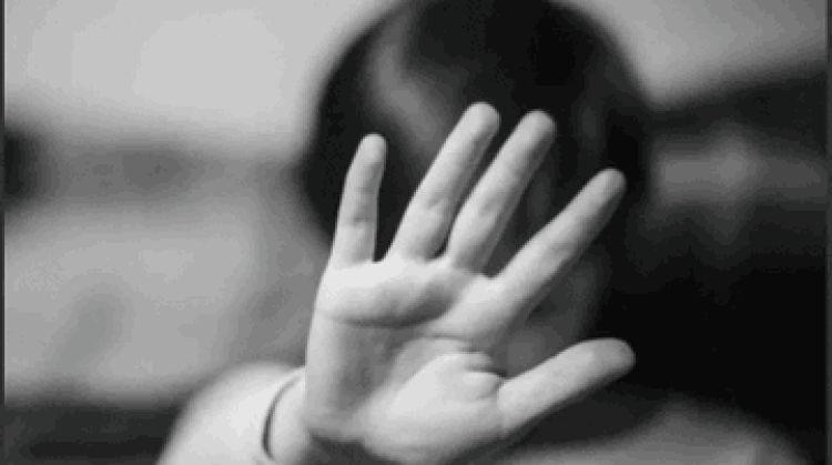 Condenan a 15 y 10 años de prisión a padrastro y vecino por abuso sexual a menor de 4 años