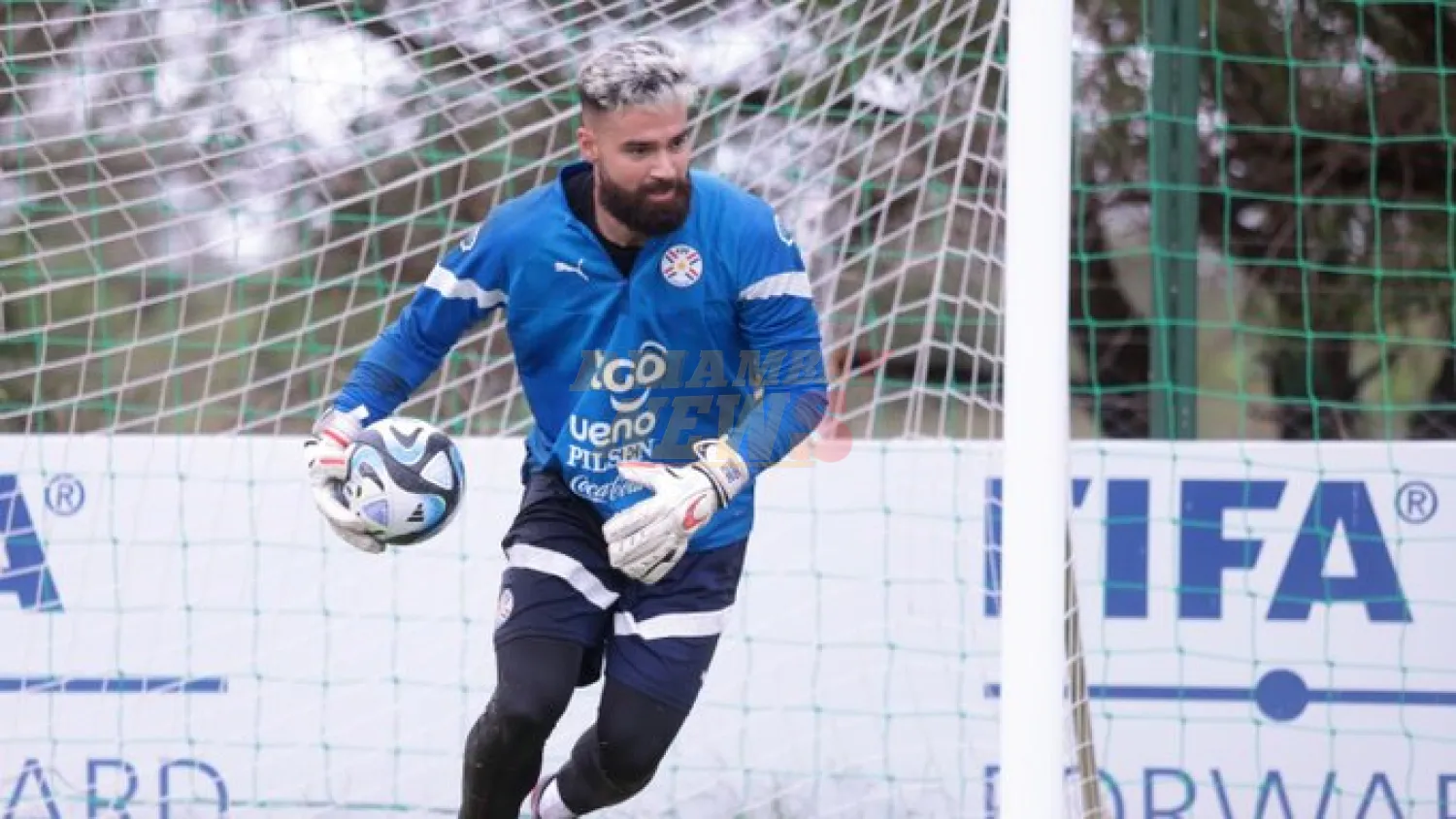 São Paulo ficha a Carlos Coronel