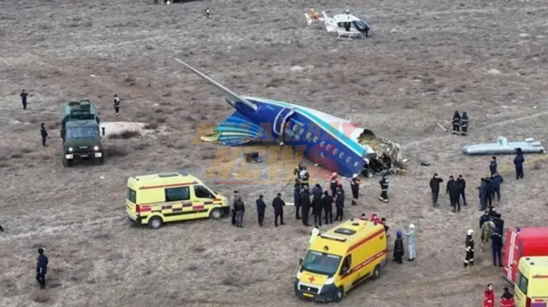 Avión se estrella en Kazajistán con decenas de víctimas mortales