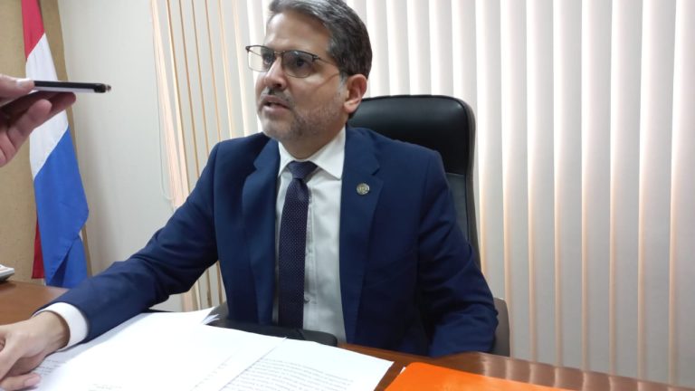Imputan al Abg.  Rodolfo Melgarejo por el presunto hurto de un maletín de la casa de Ryguasu